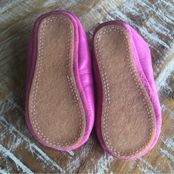 Easy Peasy Lillyp Velcro leather Mary Jane soft soled shoes in “fushia” - Picture 10 of 12